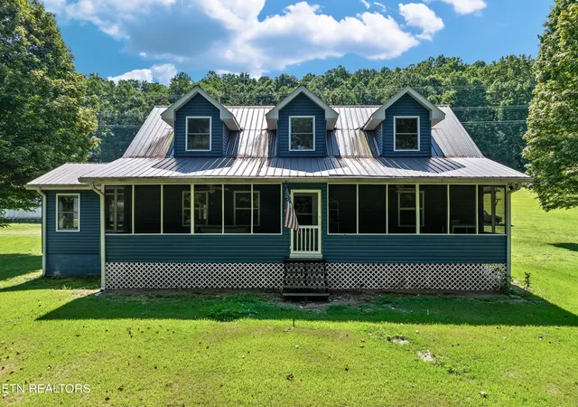 Homes for sale in Kingston, TN | 110 Halcomb Dr, Kingston, TN 37763 | MLS# 1313031