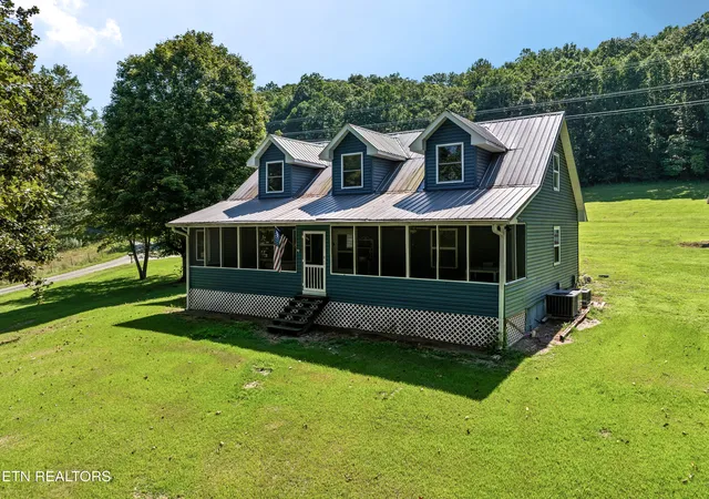 Homes for sale in Kingston, TN | 110 Halcomb Dr, Kingston, TN 37763 | MLS# 1313031