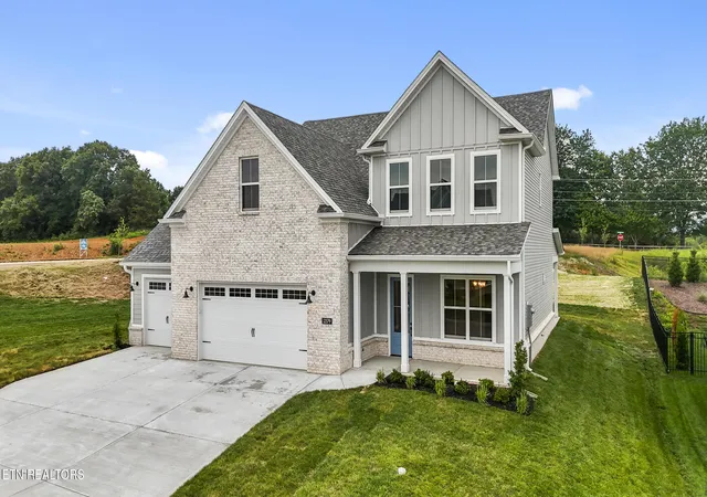 Homes for sale in Knoxville, TN | 12179 Signal View Rd, Knoxville, TN 37932 | MLS# 1311543