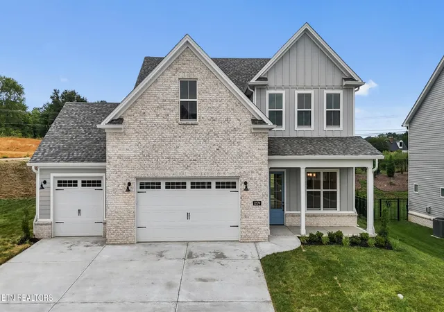 Homes for sale in Knoxville, TN | 12179 Signal View Rd, Knoxville, TN 37932 | MLS# 1311543
