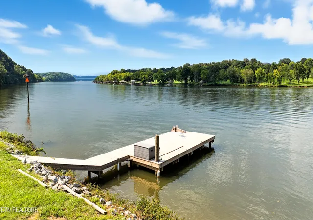 3rd image of 659 Quiet River Ln, Loudon, TN 37774 | MLS# 1312657