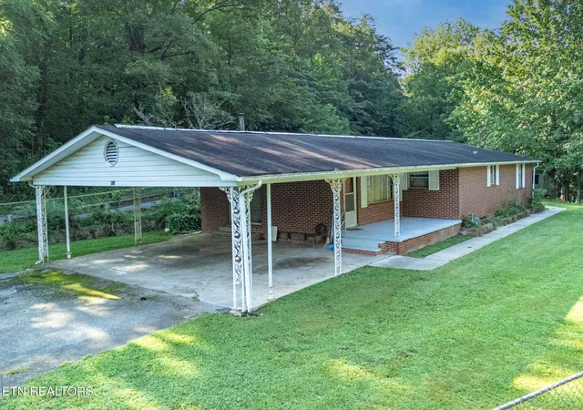 Homes for sale in Rocky Top, TN | 813 Andys Ridge Rd, Rocky Top, TN 37769 | MLS# 1313001