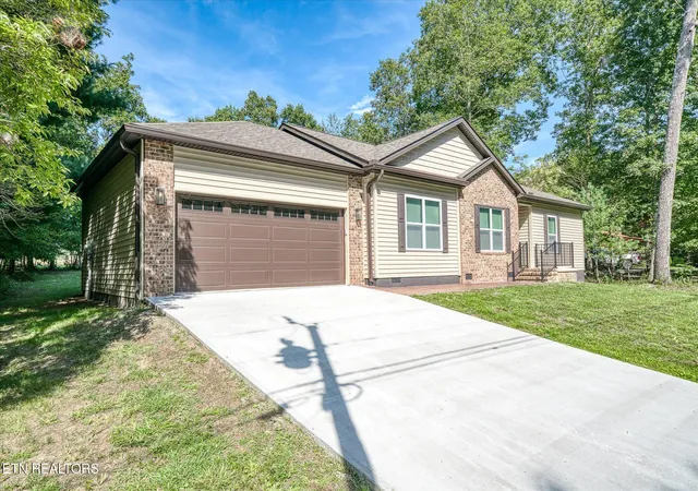 Photo 2 of Single family home for sale at 3029 Oklahoma Dr, Crossville, TN 38572 | MLS# 1313682 | Listing updated on 2026-08-17