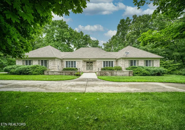 Photo 1 of Sale Pending at 60 Bluff Rd, Crossville, TN 38555 | MLS# 1324668 | Listing updated on 2026-05-19