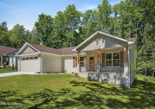Photo 3 of Sale Pending at 164 Hawes Cir, Crossville, TN 38558 | MLS# 1314675 | Listing updated on 2026-08-31
