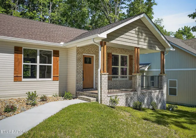 Photo 3 of Sale Pending at 164 Hawes Cir, Crossville, TN 38558 | MLS# 1314675 | Listing updated on 2026-08-31