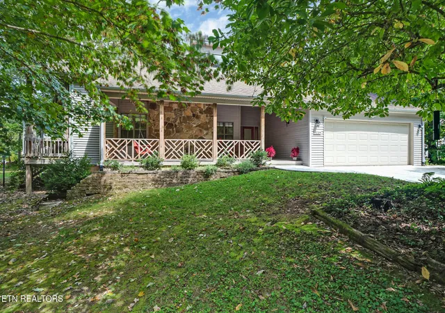 Photo 2 of Sale Pending at 124 Trafalgar Dr, Crossville, TN 38558 | MLS# 1314856 | Listing updated on 2026-08-27
