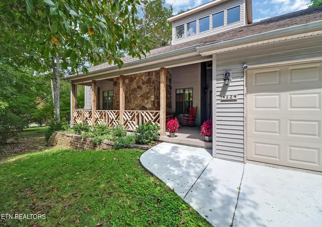 Photo 3 of Sale Pending at 124 Trafalgar Dr, Crossville, TN 38558 | MLS# 1314856 | Listing updated on 2026-08-27
