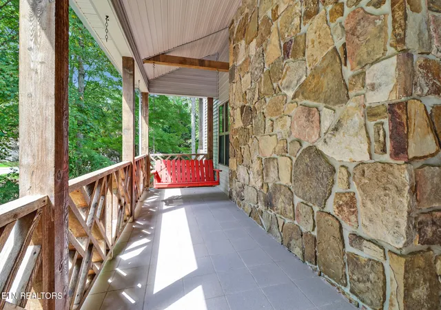 Photo 3 of Sale Pending at 124 Trafalgar Dr, Crossville, TN 38558 | MLS# 1314856 | Listing updated on 2026-08-27