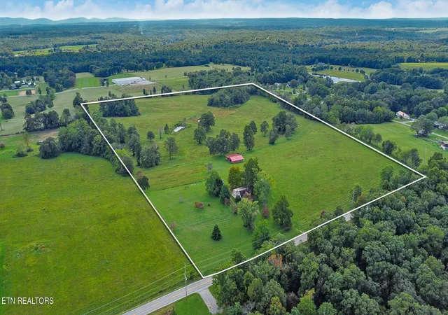 Photo 2 of Single family home for sale at 1386 Pigeon Ridge Rd, Crossville, TN 38555 | MLS# 1314879 | Listing updated on 2026-03-21
