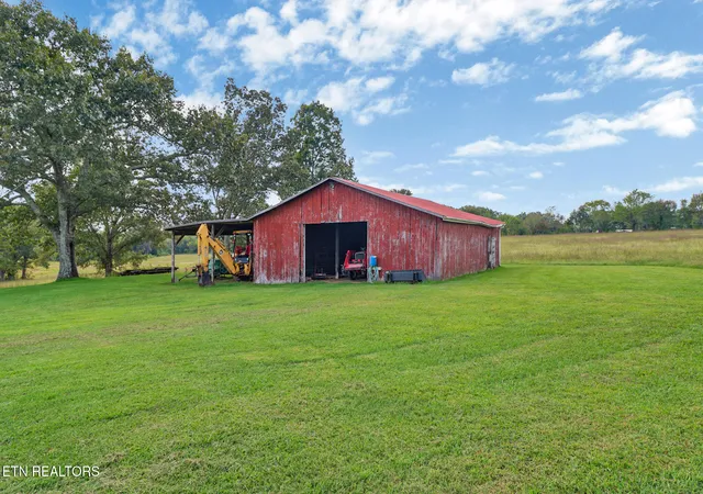 Photo 3 of Single family home for sale at 1386 Pigeon Ridge Rd, Crossville, TN 38555 | MLS# 1314879 | Listing updated on 2026-03-21