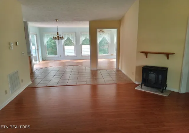Photo 3 of Sale Pending at 41 Chelsea Dr, Crossville, TN 38555 | MLS# 1315456 | Listing updated on 2026-04-13