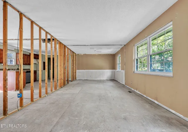 Photo 3 of Single family home for sale at 229 Engert Road, Knoxville, TN 37922 | MLS# 1315609 | Listing updated on 2026-09-12