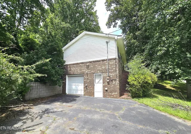 Homes for sale in Harriman, TN | 121 Shady Ln, Harriman, TN 37748 | MLS# 1344441
