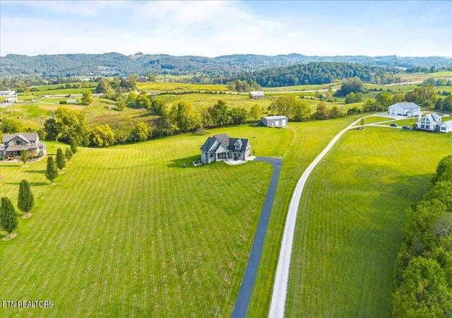 2nd image of 1126 Cross Valley Rd, La Follette, TN 37766 | MLS# 1315638
