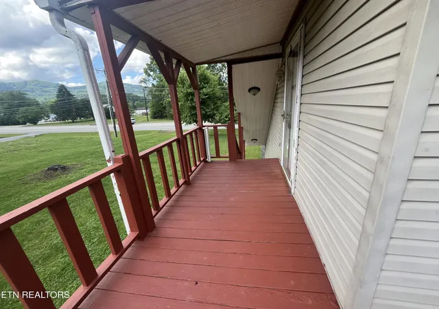 Homes for sale in Middlesboro, KY | 4607 W Cumberland Ave, Middlesboro, KY 40965 | MLS# 1315760