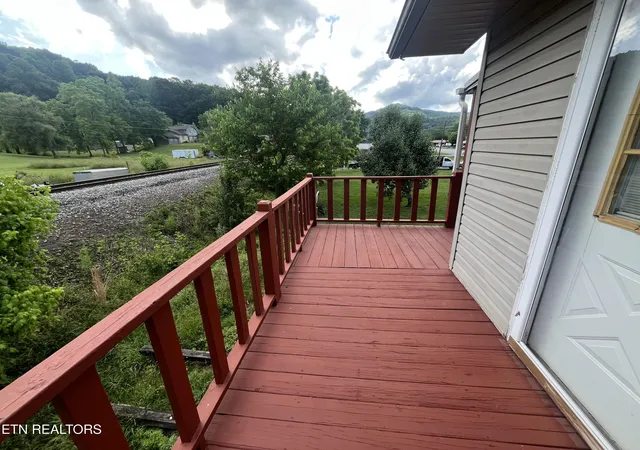 Homes for sale in Middlesboro, KY | 4607 W Cumberland Ave, Middlesboro, KY 40965 | MLS# 1315760