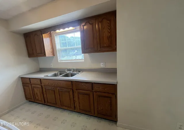 Homes for sale in Middlesboro, KY | 4607 W Cumberland Ave, Middlesboro, KY 40965 | MLS# 1315760