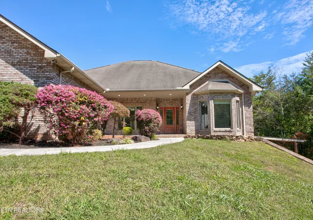 Photo 3 of Single family home for sale at 544 Kings Hills Blvd, Pigeon Forge, TN 37863 | MLS# 1317887 | Listing updated on 2026-08-02