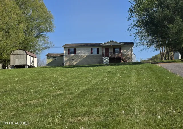 Homes for sale in Tazewell, TN | 141 Mattie Ln, Tazewell, TN 37879 | MLS# 1316145