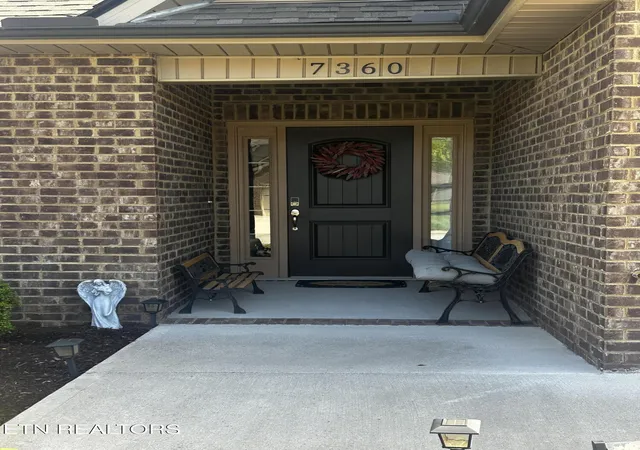 Photo 3 of Sale Pending at 7360 Willow Path Ln, Knoxville, TN 37918 | MLS# 1316484 | Listing updated on 2026-05-13