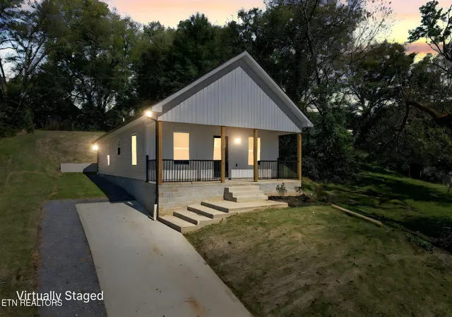 Photo 3 of Sale Pending at 1423 Nolan Ave, Knoxville, TN 37921 | MLS# 1316457 | Listing updated on 2026-02-02