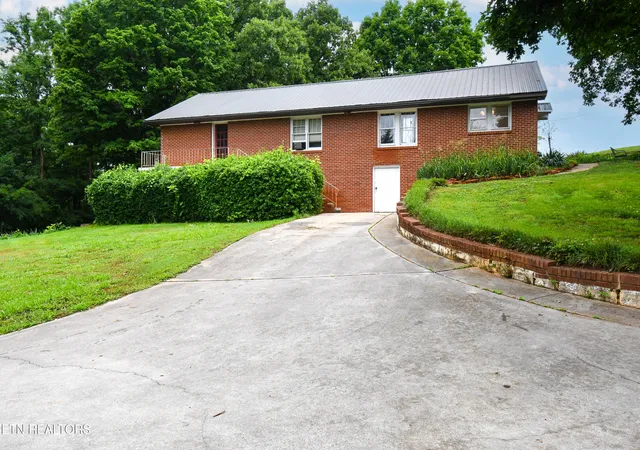 Homes for sale in Greenback, TN | 185 Trigonia Rd, Greenback, TN 37742 | MLS# 1316761