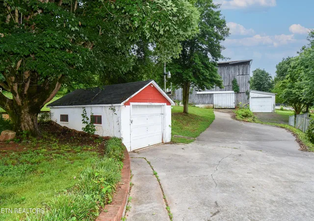Homes for sale in Greenback, TN | 185 Trigonia Rd, Greenback, TN 37742 | MLS# 1316761