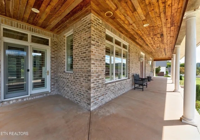 Photo 3 of Single family home for sale at 225 Rivers Edge Dr, Loudon, TN 37774 | MLS# 1317196 | Listing updated on 2026-06-16