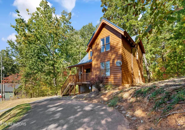 Photo 2 of Single family home for sale at 2302 E View Dr, Sevierville, TN 37876 | MLS# 1317620 | Listing updated on 2026-05-27