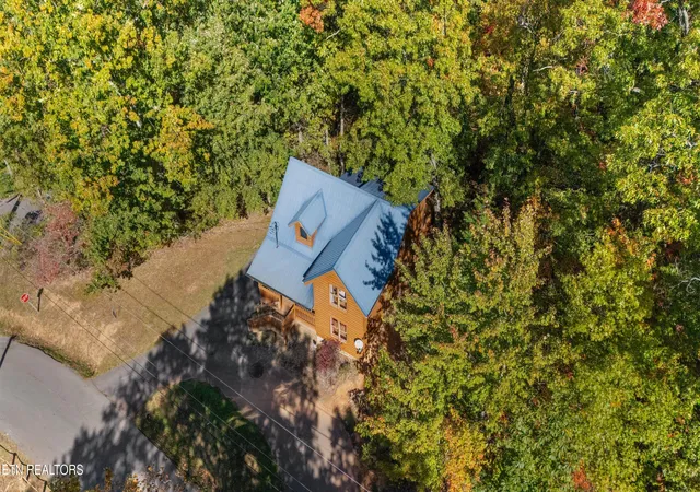 Photo 3 of Single family home for sale at 2302 E View Dr, Sevierville, TN 37876 | MLS# 1317620 | Listing updated on 2026-05-27