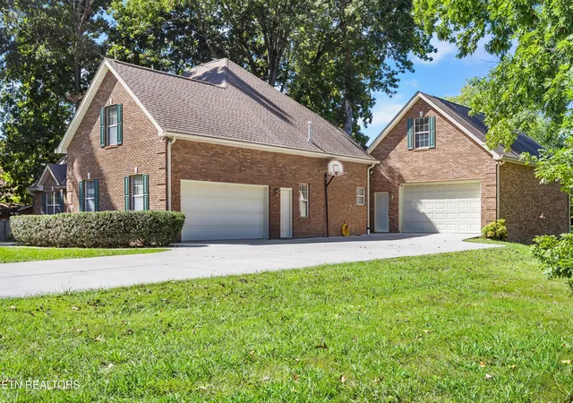 Photo 2 of Sale Pending at 7128 Royal Springs Blvd, Knoxville, TN 37918 | MLS# 1317686 | Listing updated on 2026-03-02