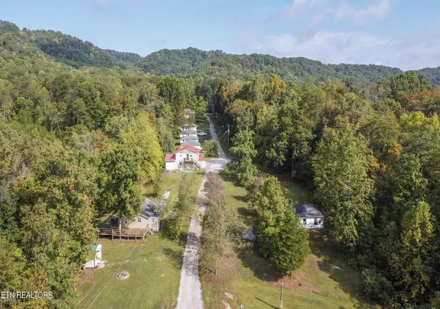 Listing Photo 2 - Condo for sale in building located at 110-145 Wenger Park Ln, Luttrell, TN 37779 - Unit #