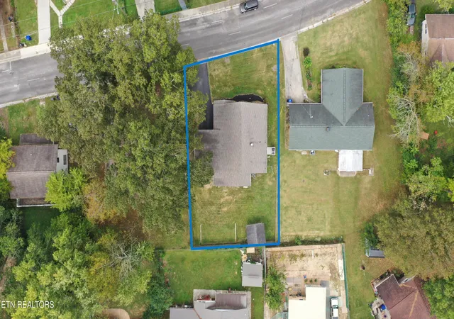 Homes for sale in Oak Ridge, TN | 112 Nasson Ln, Oak Ridge, TN 37830 | MLS# 1318266