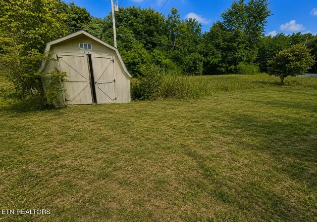 Homes for sale in Chapmansboro, TN | 1006 Pleasant Valley Rd, Chapmansboro, TN 37035 | MLS# 1343167