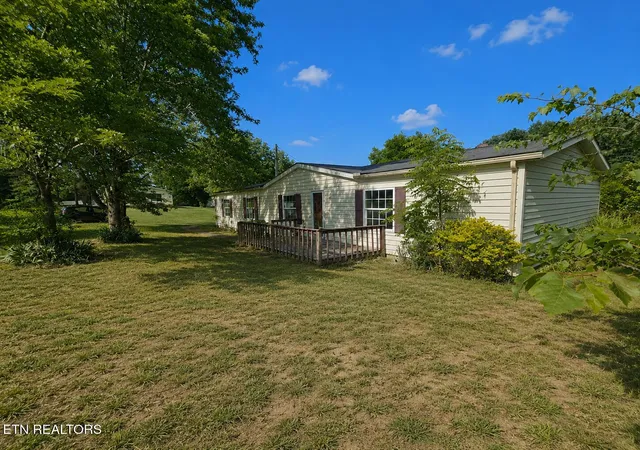 Homes for sale in Chapmansboro, TN | 1006 Pleasant Valley Rd, Chapmansboro, TN 37035 | MLS# 1343167