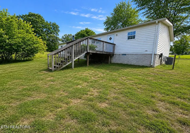Homes for sale in Chapmansboro, TN | 1006 Pleasant Valley Rd, Chapmansboro, TN 37035 | MLS# 1343167