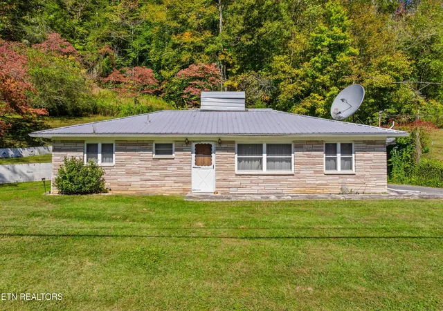 3rd image of 1435 Tn-33, Tazewell, TN 37879 | MLS# 1328301