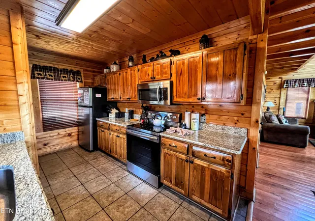 Photo 3 of Single family home for sale at 2866 White Oak Ridge Ln, Sevierville, TN 37862 | MLS# 1319291 | Listing updated on 2026-08-27