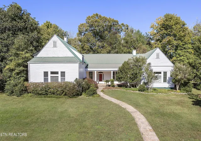 1st image of 118 Highland Ave, Athens, TN 37303 | MLS# 1319814