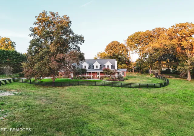 2nd image of 1834 Turkey Pen Ln, Lenoir City, TN 37772 | MLS# 1320632