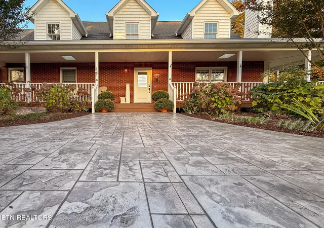 3rd image of 1834 Turkey Pen Ln, Lenoir City, TN 37772 | MLS# 1320632
