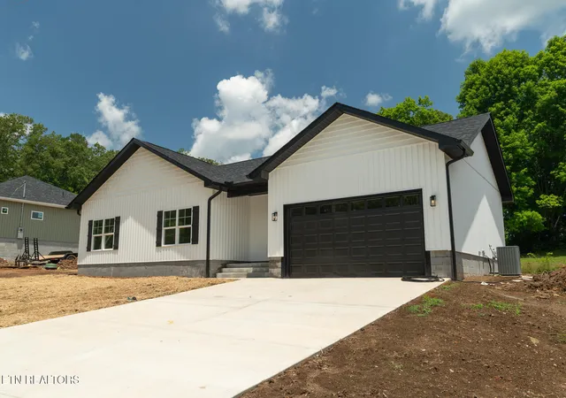Homes for sale in Knoxville, TN | 5706 Zurich Wy, Knoxville, TN 37918 | MLS# 1327862