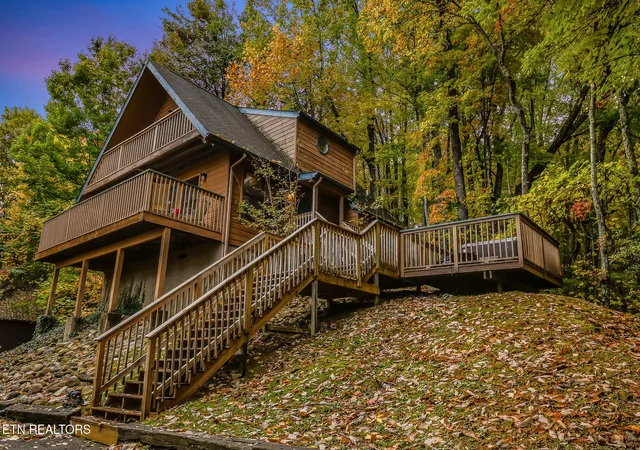 Homes for sale in Gatlinburg, TN | 1819 W Arolla Ct Ct, Gatlinburg, TN 37738 | MLS# 1321299