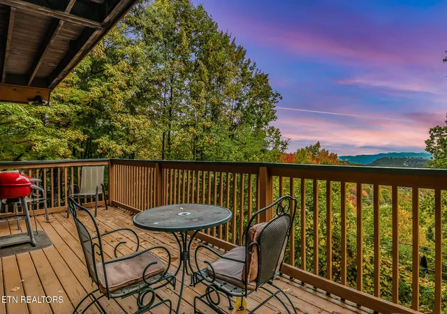 Homes for sale in Gatlinburg, TN | 1819 W Arolla Ct Ct, Gatlinburg, TN 37738 | MLS# 1321299