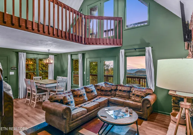 Homes for sale in Gatlinburg, TN | 1819 W Arolla Ct Ct, Gatlinburg, TN 37738 | MLS# 1321299