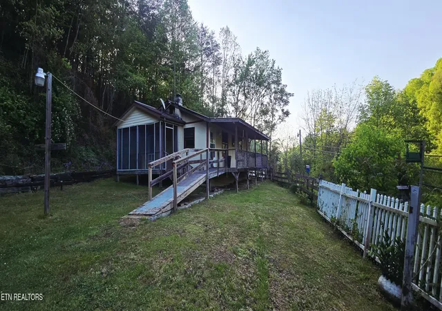 Homes for sale in Huntsville, TN | 4753 Baker Hwy Hwy, Huntsville, TN 37756 | MLS# 1321806