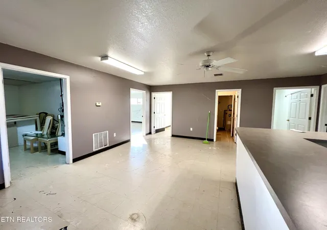 Photo 3 of Single family home for sale at 1117 Oak Cluster Dr, Sevierville, TN 37862 | MLS# 1321622 | Listing updated on 2026-09-21