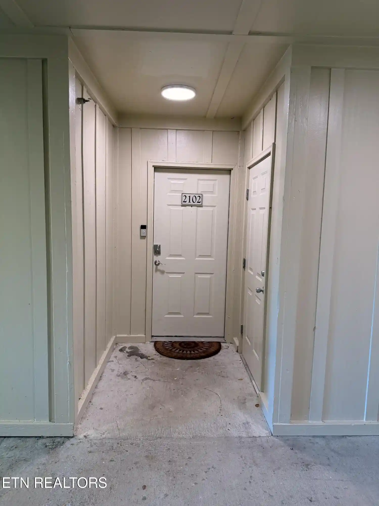Listing Photo 2 - Condo for sale in 3708 Spruce Ridge Wy located at 3708 Spruce Ridge Wy, Knoxville, TN 37920 - Unit #2102