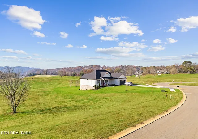 Homes for sale in Loudon, TN | 121 Purple Iris Pl, Loudon, TN 37774 | MLS# 1322045